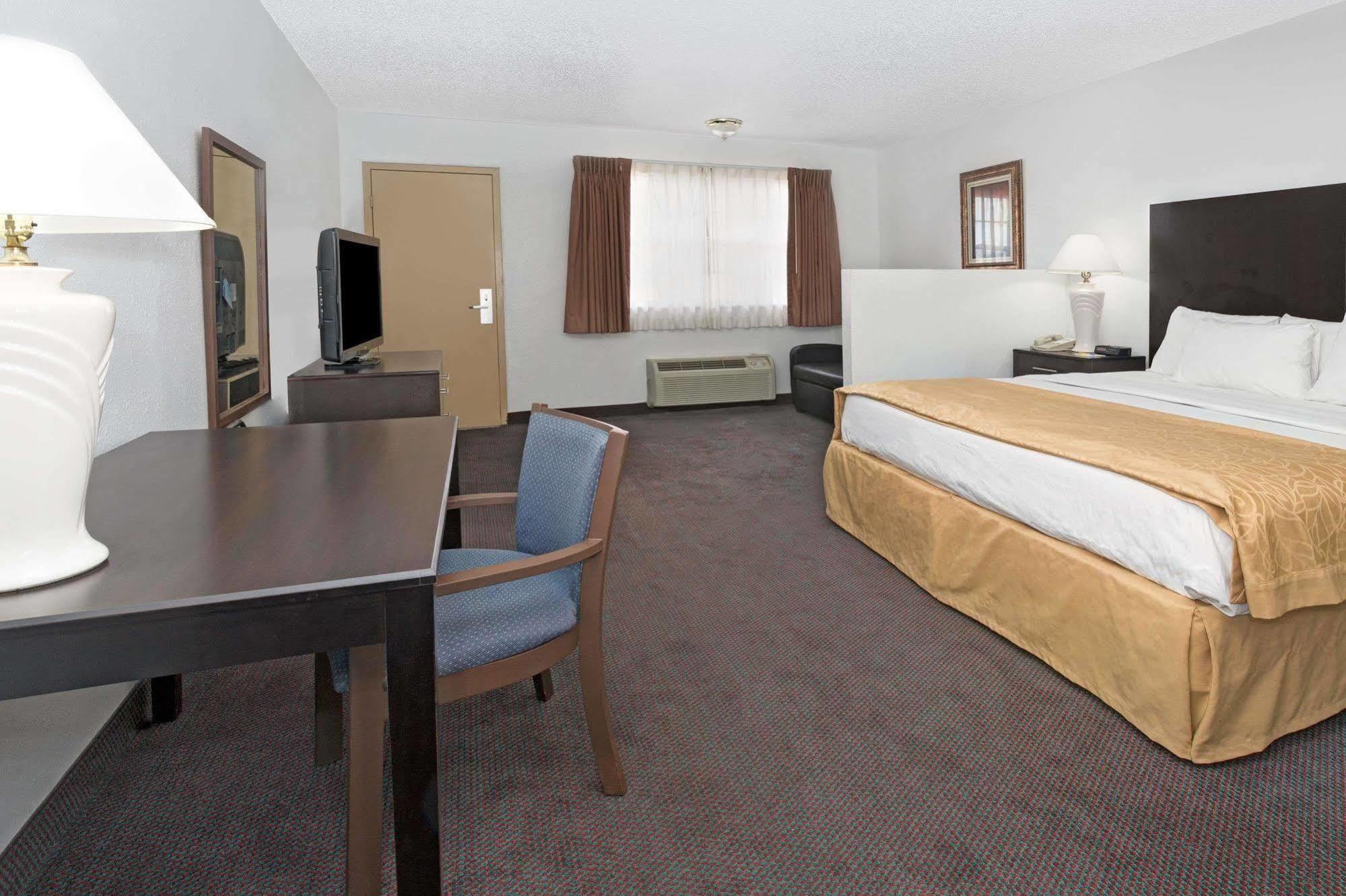 Days Inn & Suites By Wyndham Santa Rosa, Nm Exterior photo
