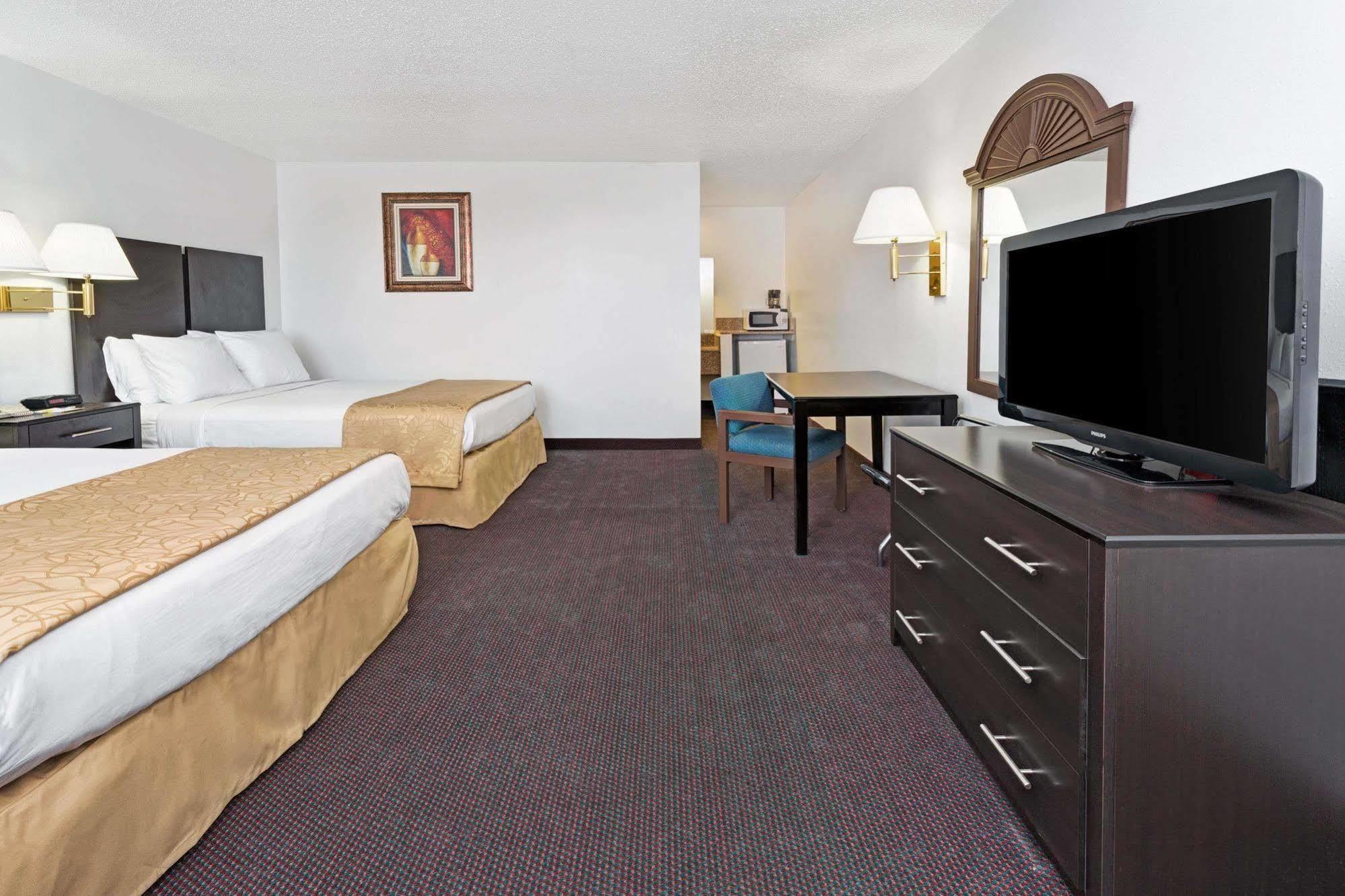 Days Inn & Suites By Wyndham Santa Rosa, Nm Exterior photo